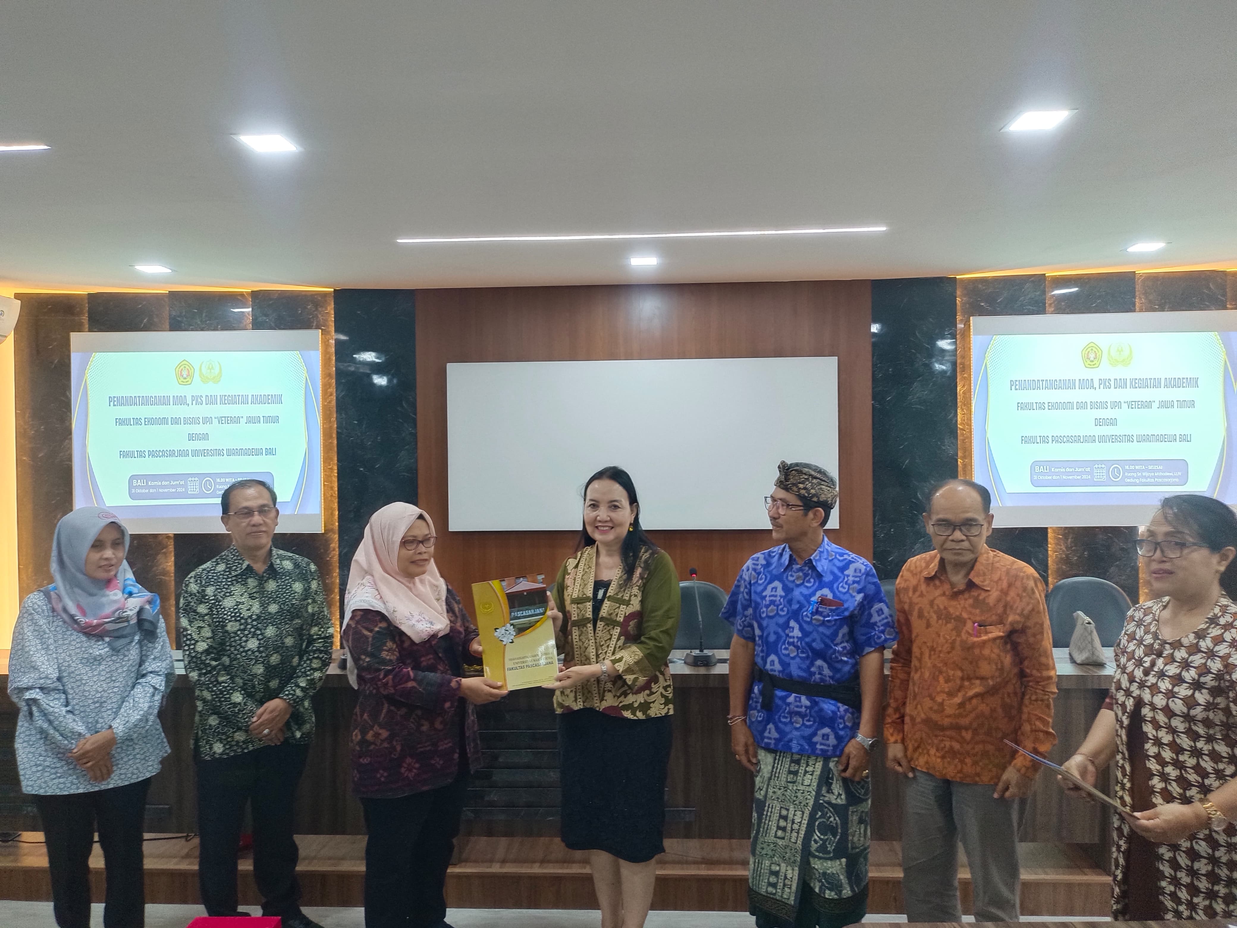 Penandatangan MOU, PKS dan IA antara Fakultas Pascasarjana Universitas Warmadewa dengan UPN Veteran Jatim 